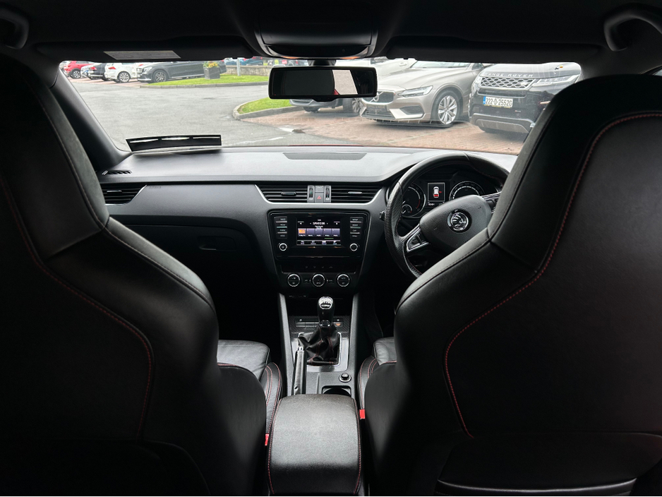 2015 Skoda Octavia - image 20