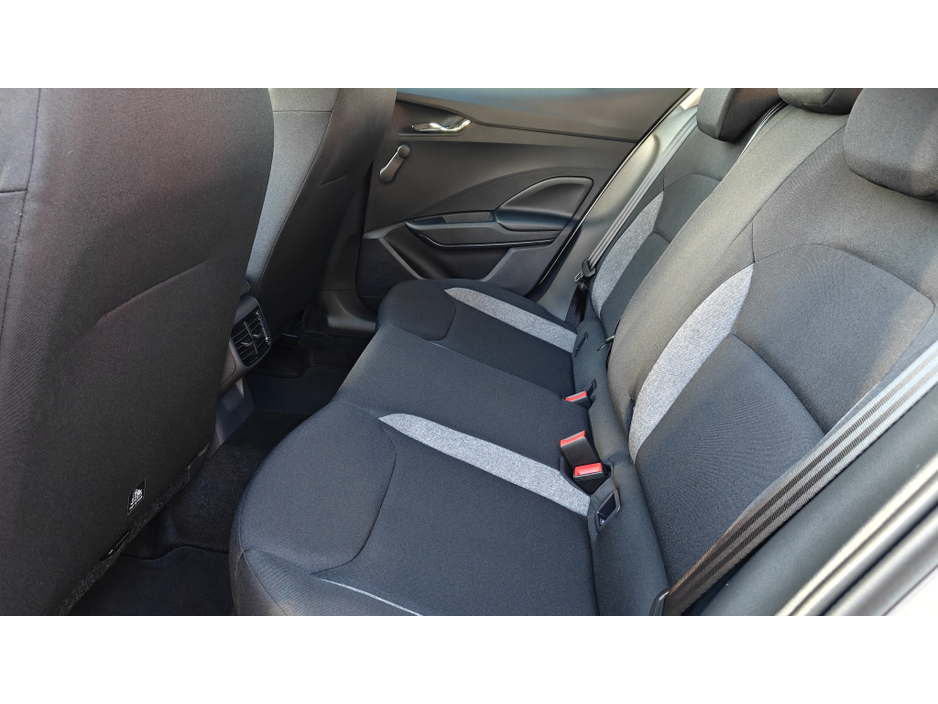 2026 Skoda Fabia ESSENCE 1.0 MPI 80 BHP- NEW CAR- DELIVERY MILEAGE- FACTORY WARRANTY- A/C-TECH PACK_ LEATHER S/WHEEL €23,950