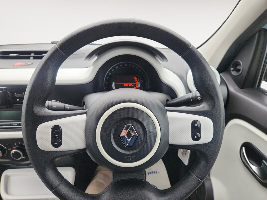 2015 Renault Twingo - image 14