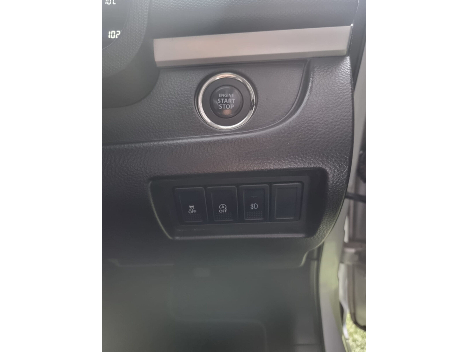 2014 Suzuki Swift - image 17