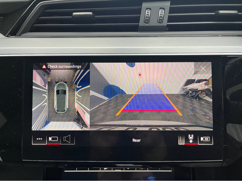 2022 Audi e-tron - image 25