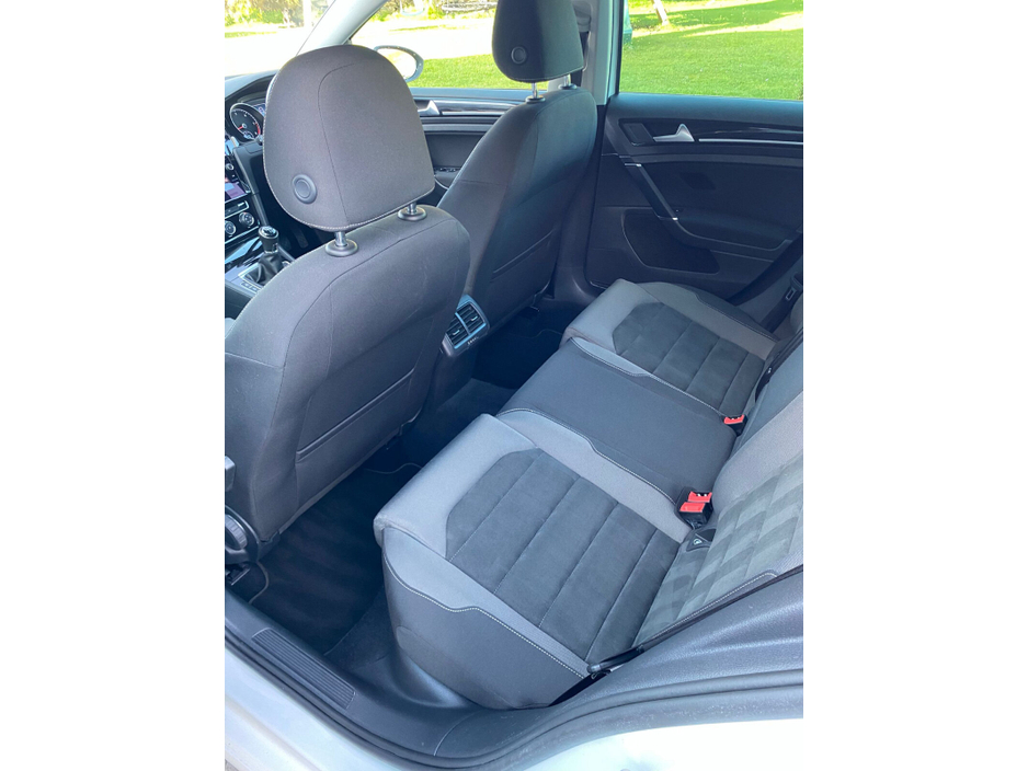 2019 Volkswagen Golf - image 14