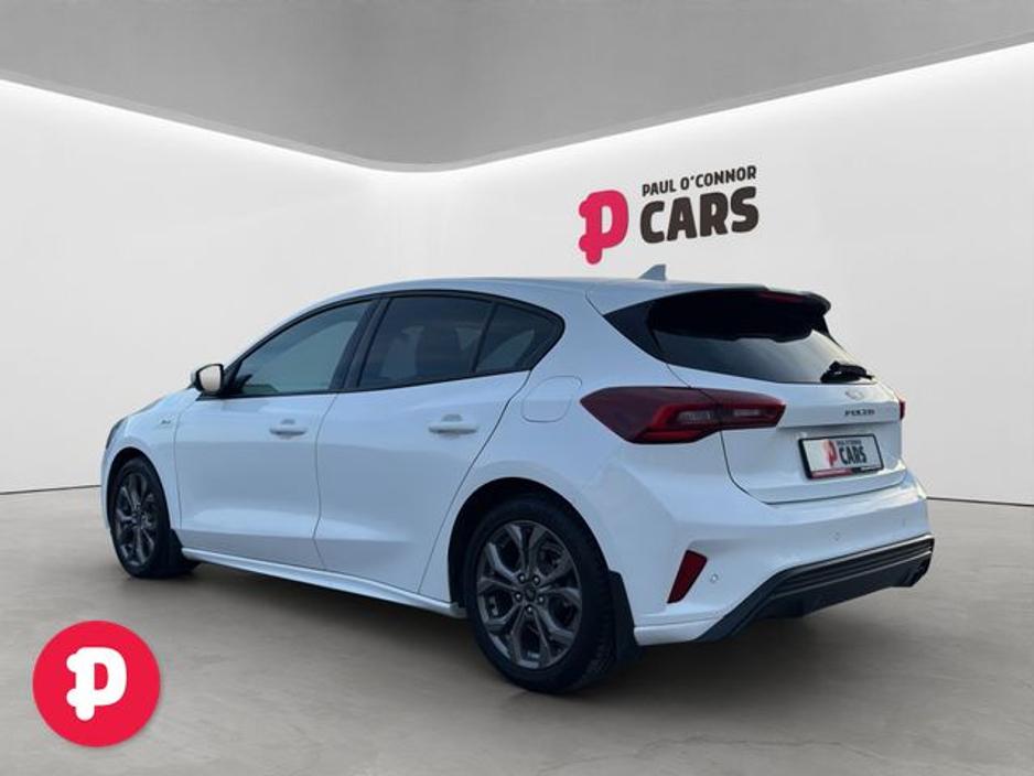 2023 Ford Focus - image 3