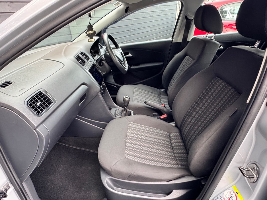 2015 Volkswagen Polo - image 10