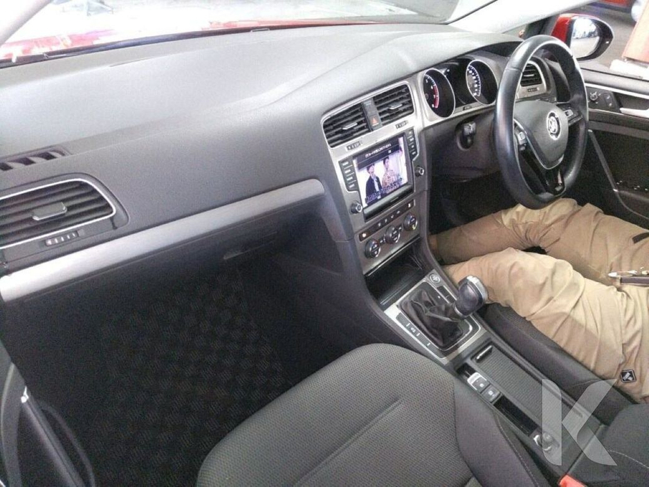 2017 Volkswagen Golf COMFORT LINE CONNECT - CRUISE CONTROL - REVERSE CAMERA - FACTORY ALLOYS €15,950