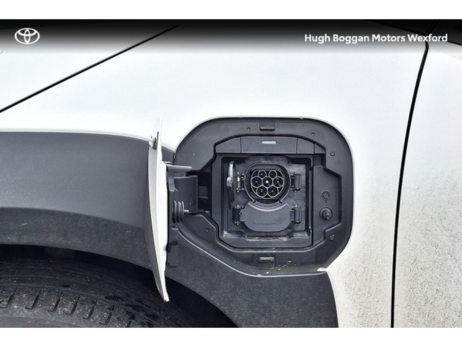 2025 Toyota bZ4X - image 11