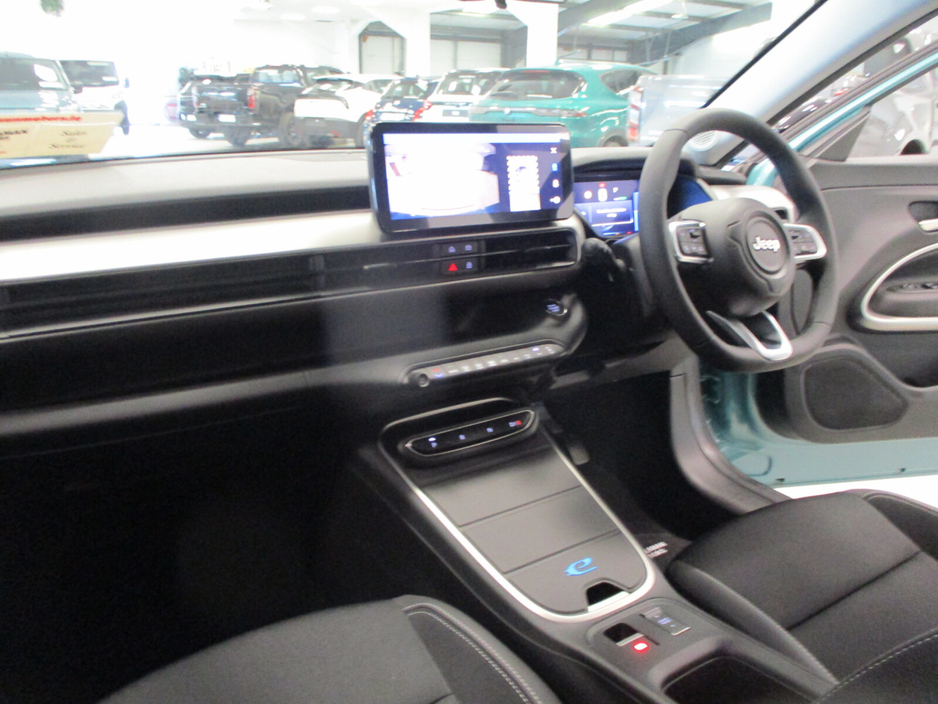 2025 Jeep Avenger AVENGER BEV 54KWH ALTITUDE 156HP €33,245