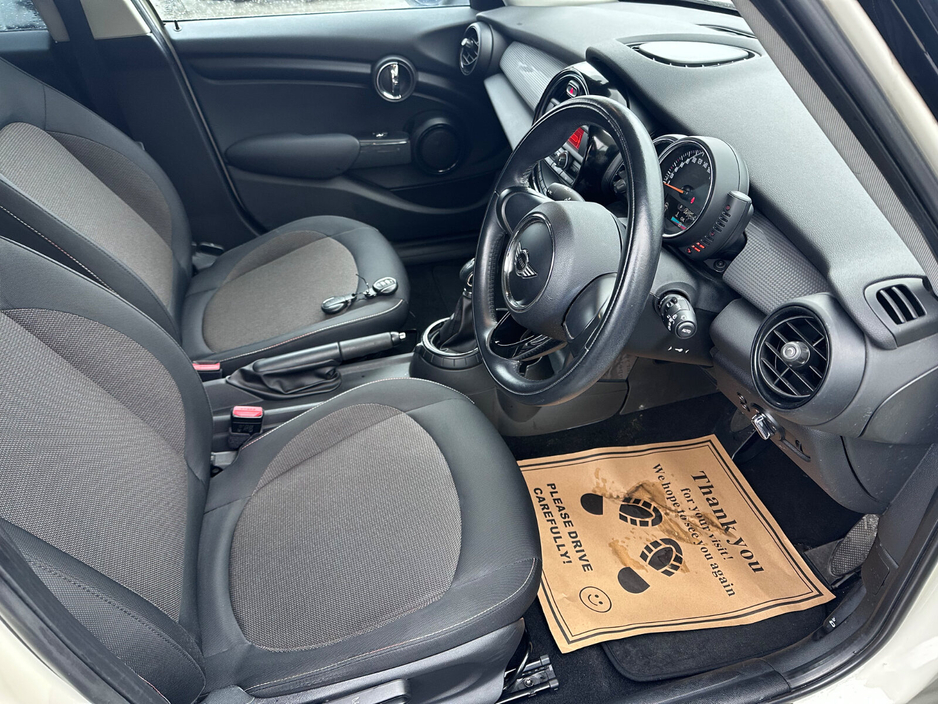 2014 MINI Hatch  €10,950