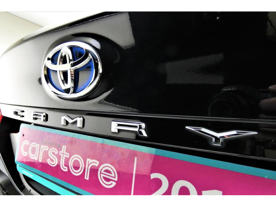 2019 Toyota Camry 2.5 HYBRID *PARK SENSORS*REVERSE CAM* €22,890