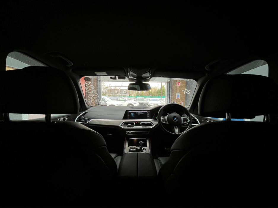 2021 BMW X5 - image 25