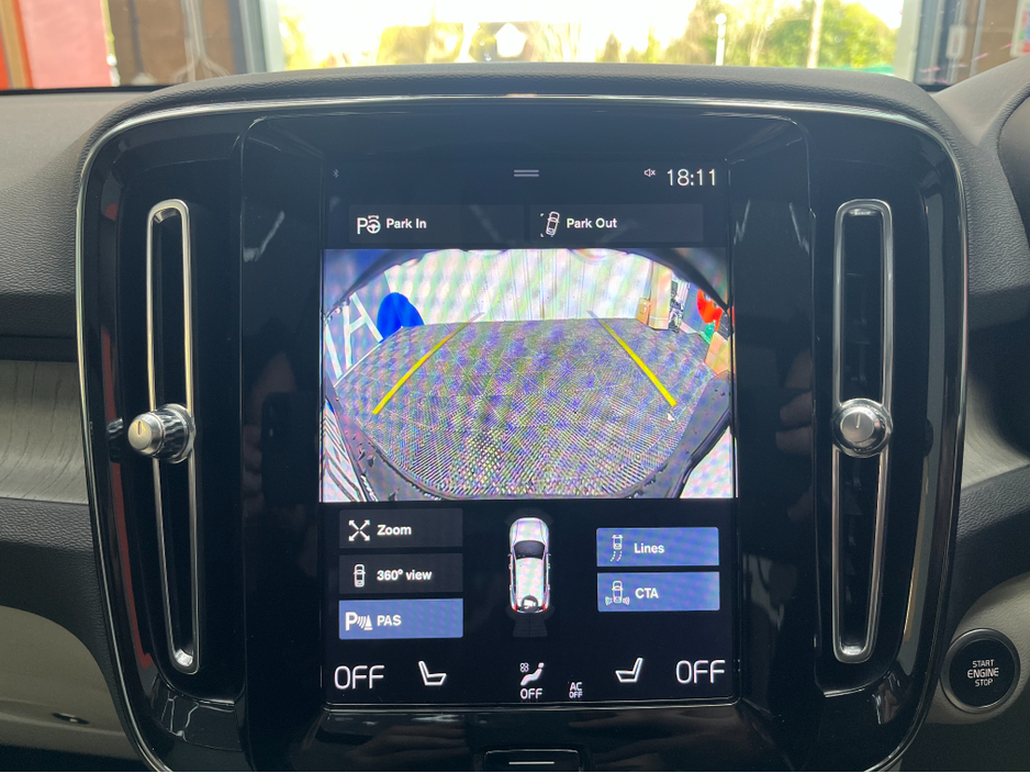 2020 Volvo XC40 - image 25