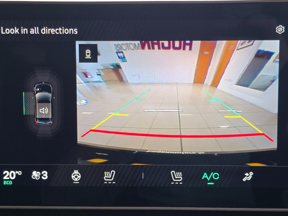 2025 Renault 5 - image 11