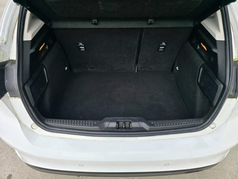 2019 Ford Focus - image 30