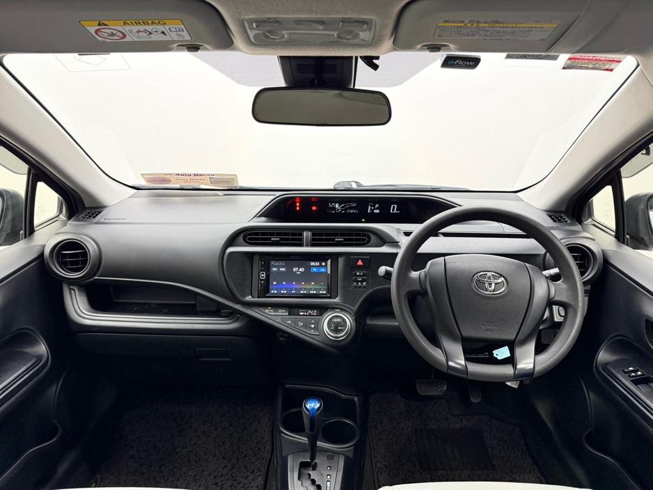 2016 Toyota Aqua - image 9