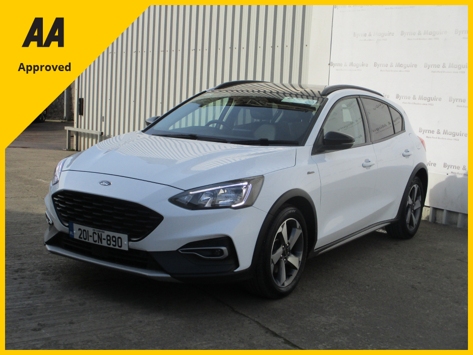 2020 Ford Focus - image 3