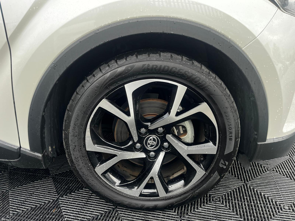 2018 Toyota C-HR Toyota CHR 1,8 self charging hybrid €19,500