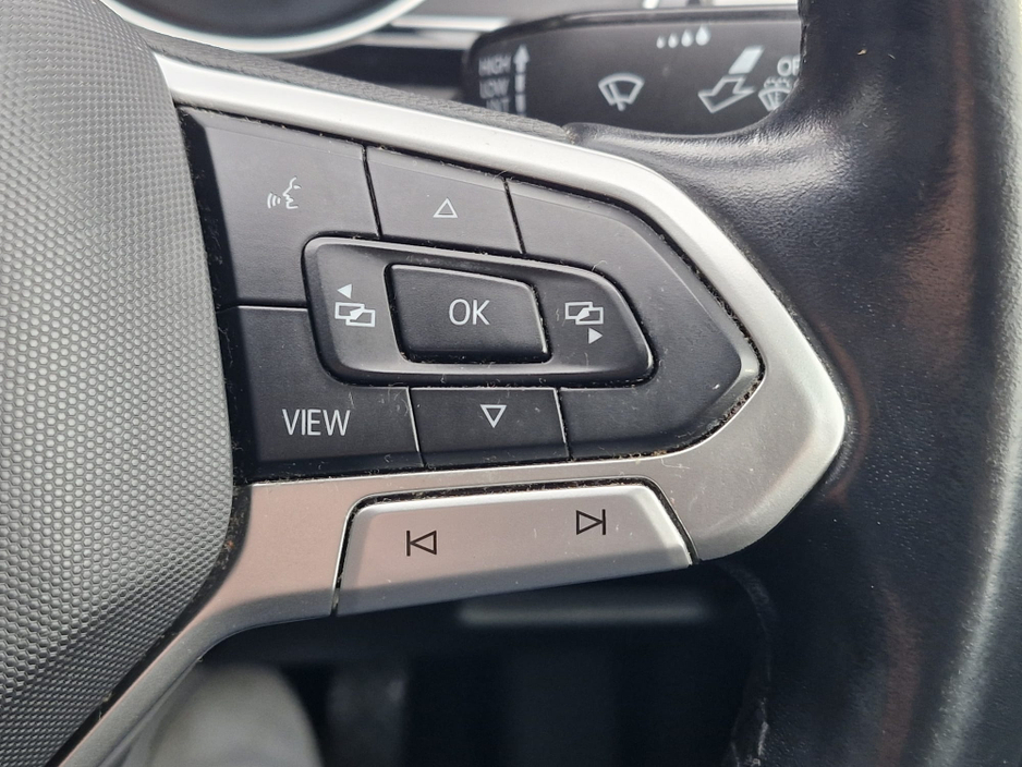 2022 Volkswagen Passat - image 15