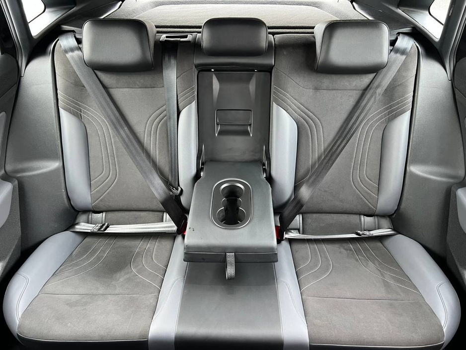 2023 Volkswagen ID.4 LIFE 77KWH // APPLE CARPLAY/ANDROID AUTO // REVERSE CAMERA // HEATED MULTIFUNCTION STEERING WHEEL €20,950