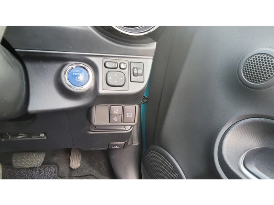 2017 Toyota Aqua - image 16