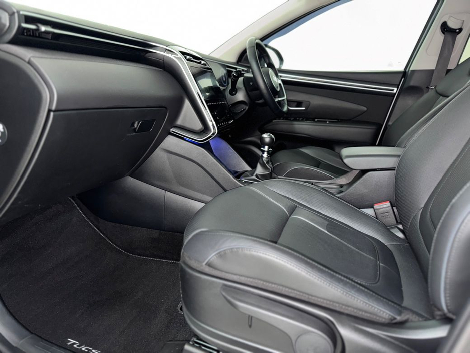 2022 Hyundai Tucson - image 3