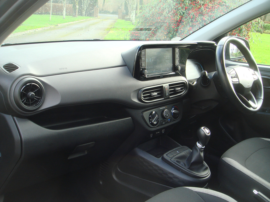 2023 Hyundai i10 - image 5