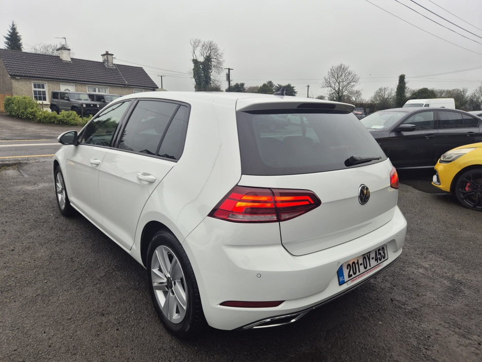 2020 Volkswagen Golf - image 3