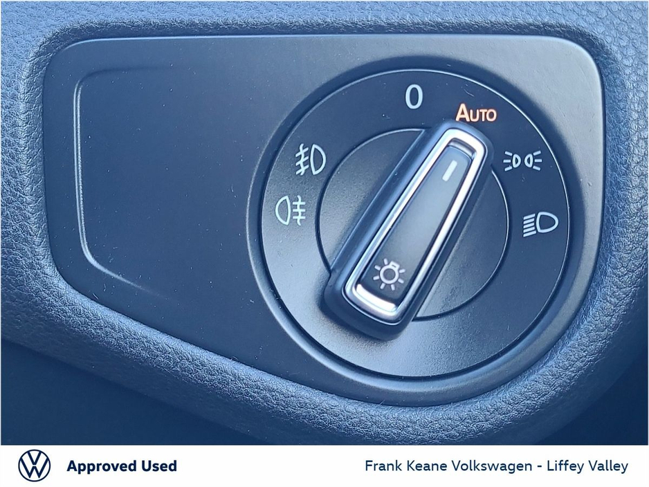 2015 Volkswagen Golf - image 19