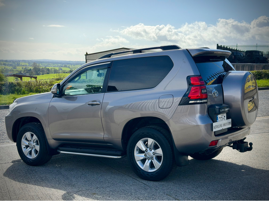 2022 Toyota Landcruiser - image 7