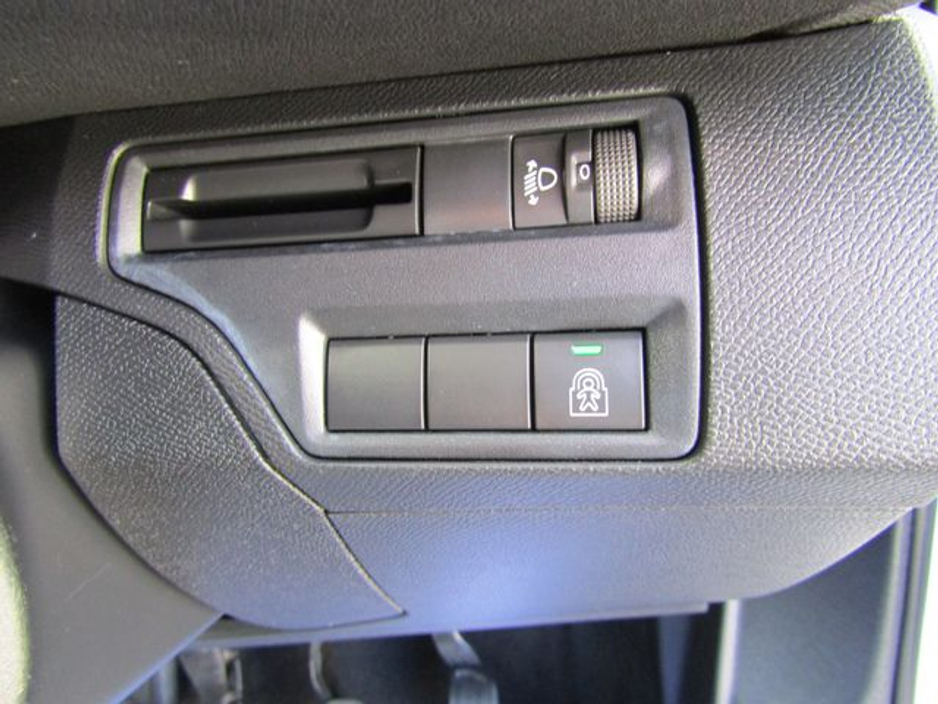 2018 Peugeot 3008 - image 36