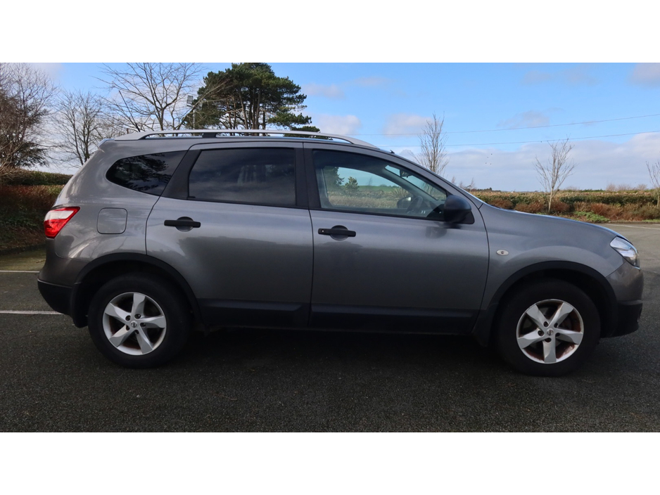 2012 Nissan Qashqai +2 - image 2
