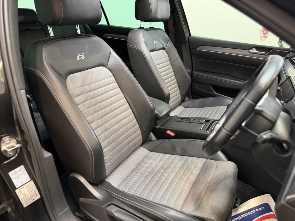 2018 Volkswagen Passat - image 14
