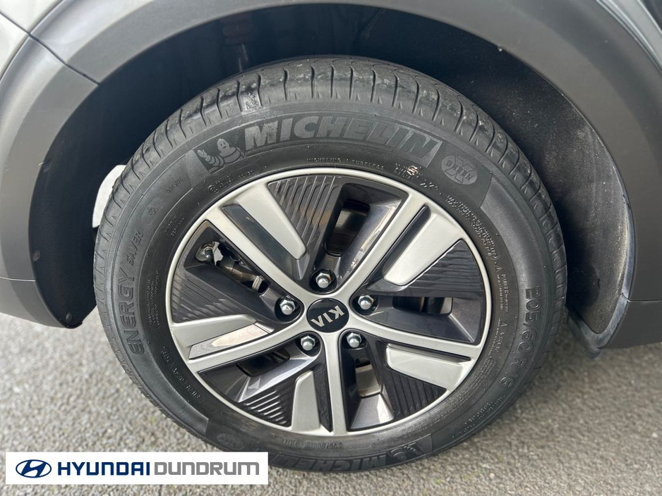 2020 Kia Niro - image 9