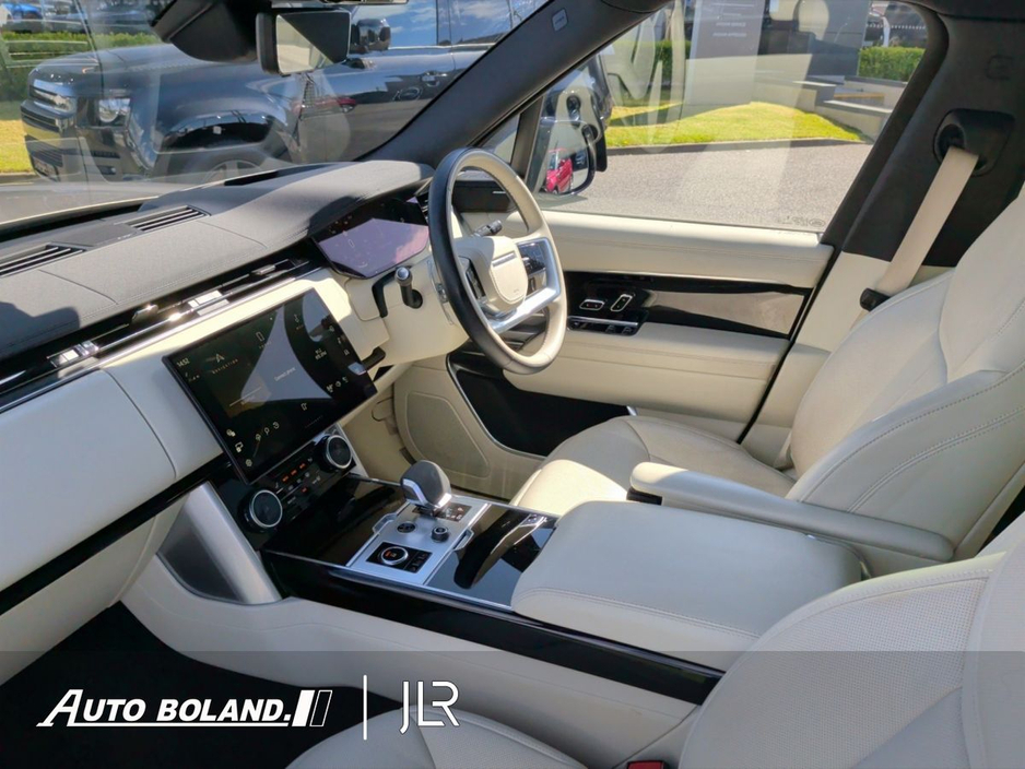 2023 Land Rover Range Rover - image 3