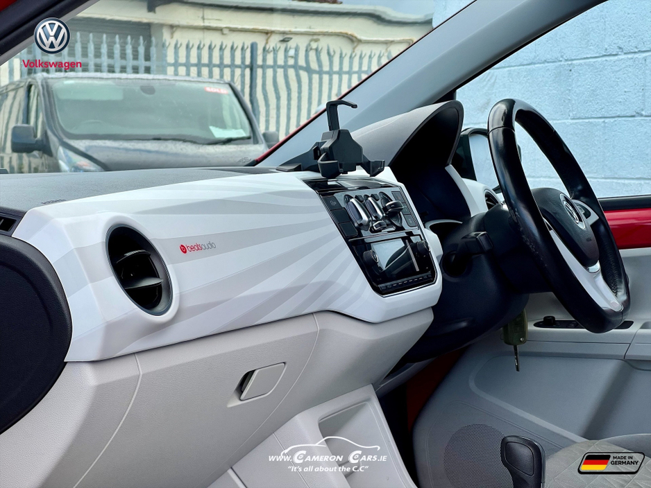 2017 Volkswagen up! - image 8