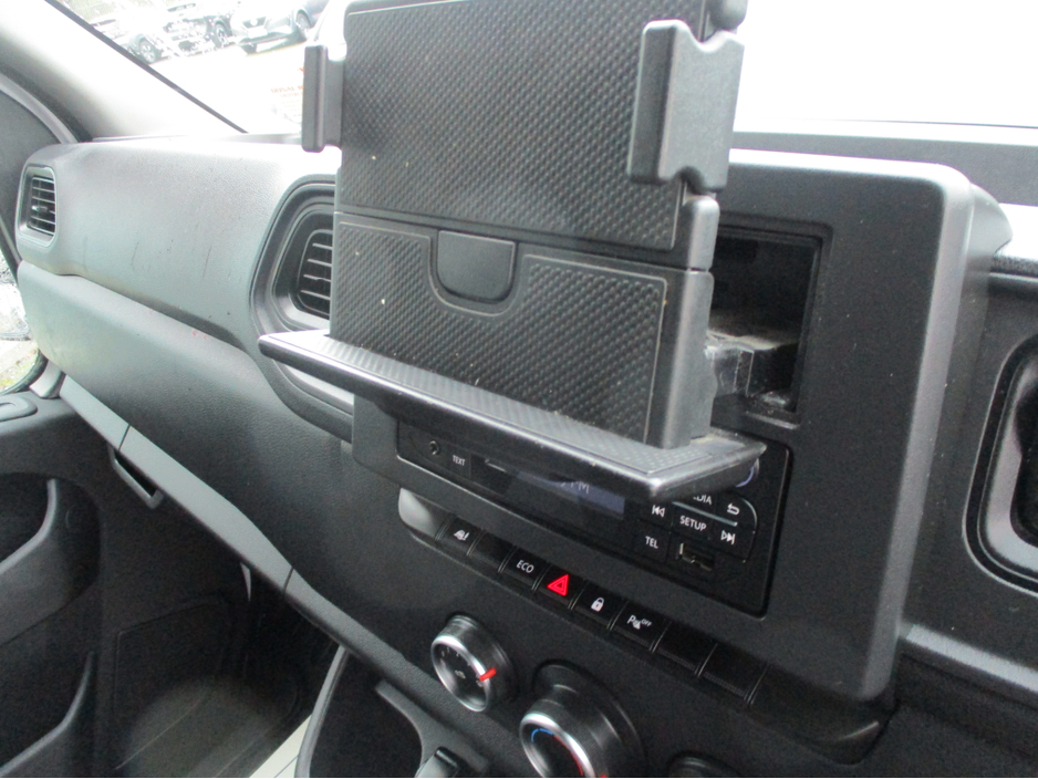 2021 Nissan NV400 - image 20