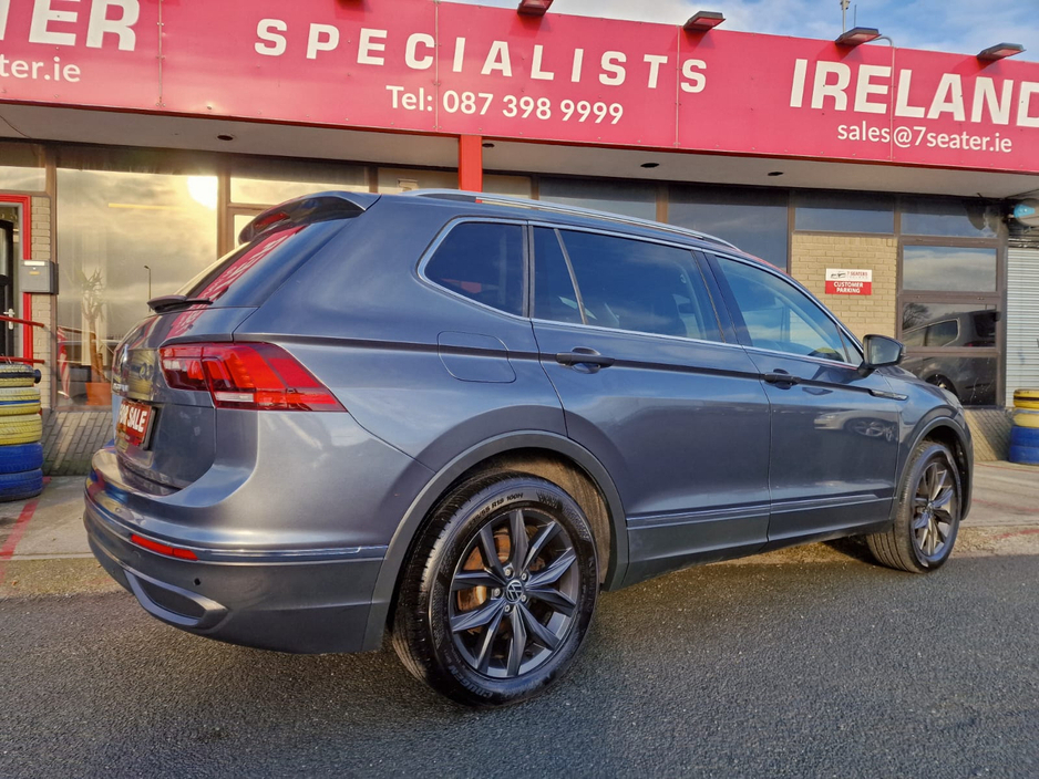 2022 Volkswagen Tiguan - image 4