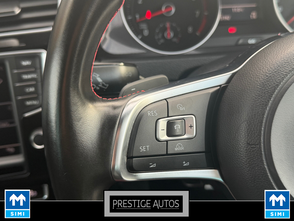 2015 Volkswagen Golf - image 16