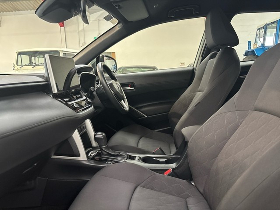 2024 Toyota Corolla Cross - image 6