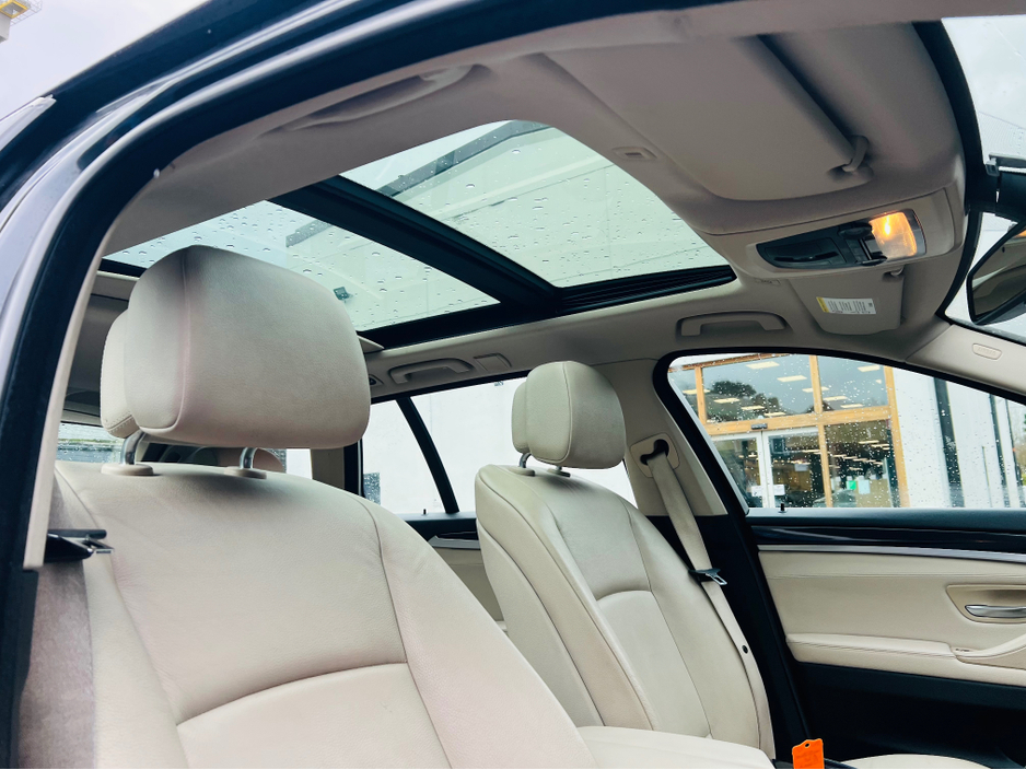 2012 BMW 5 Series ALLOYS // ROOF RAILS // CREAM LEATHER INTERIOR €7,900