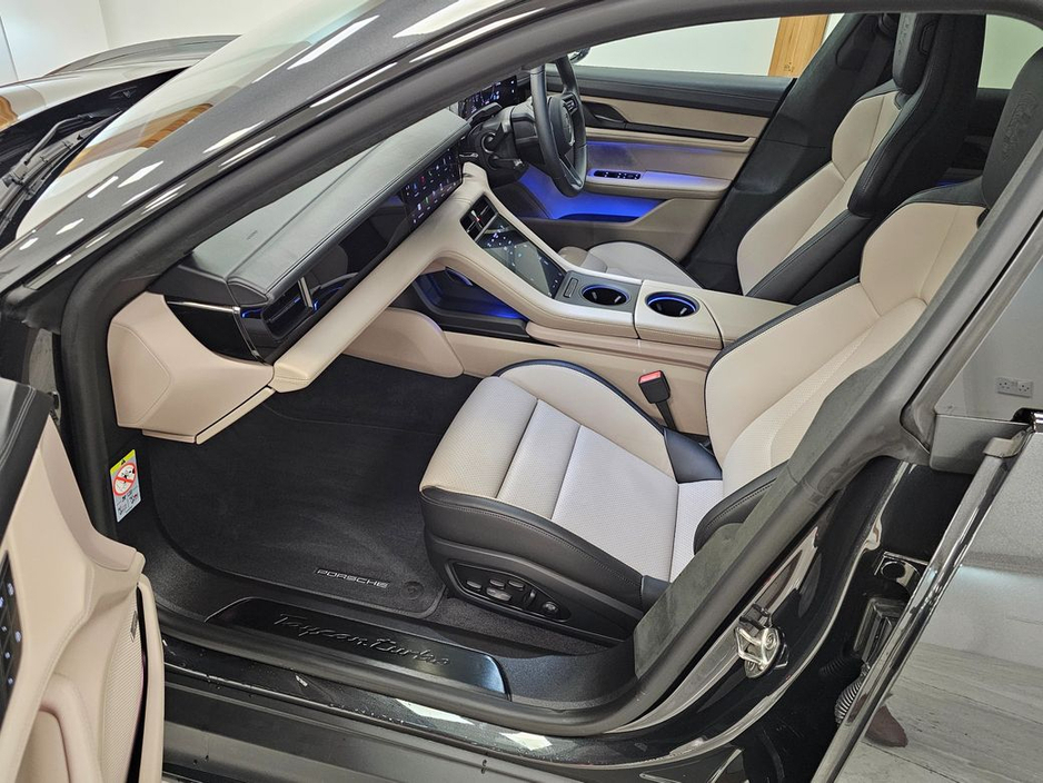 2025 Porsche Taycan - image 23