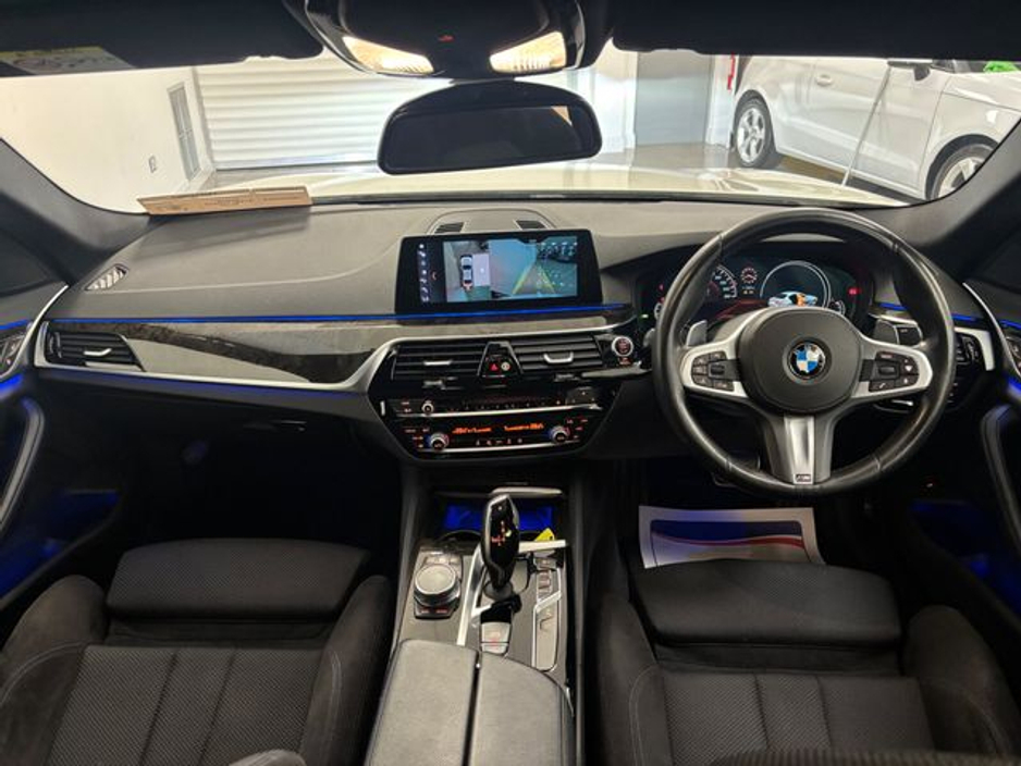 2017 BMW 5 Series - image 13