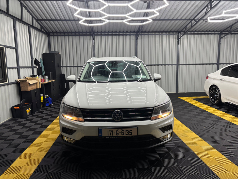 2017 Volkswagen Tiguan - image 10