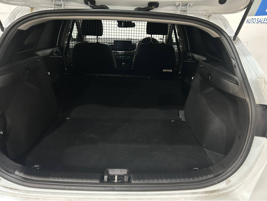 2021 Kia Ceed - image 9