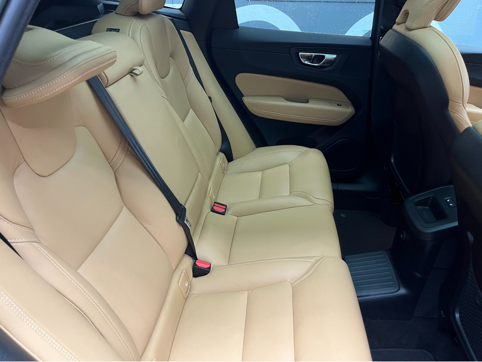 2023 Volvo XC60 €45950 2023 VOLVO XC60 RECHARGE ULTIMATE T6 2.0 AUTOMATIC / CRUISE CONTROL / 360° PARKING CAMERA / ELECTRIC MEMORY & HEATED SEATS / PANORAMIC SUNROOF / HEATED STEERING WHEEL / APPLE CARPLAY €45,950