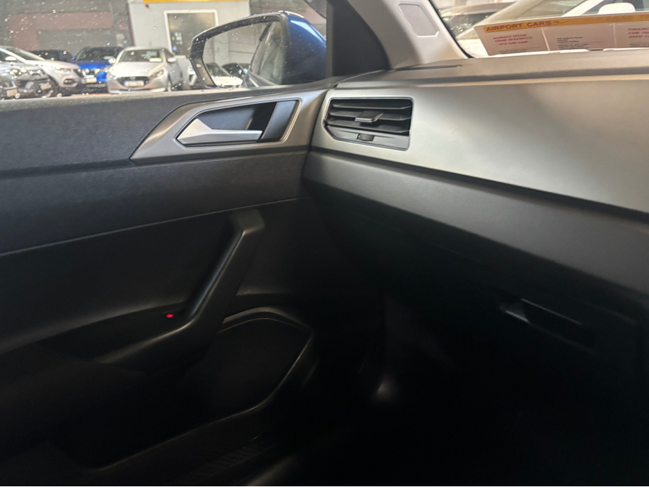 2018 Volkswagen Polo - image 12