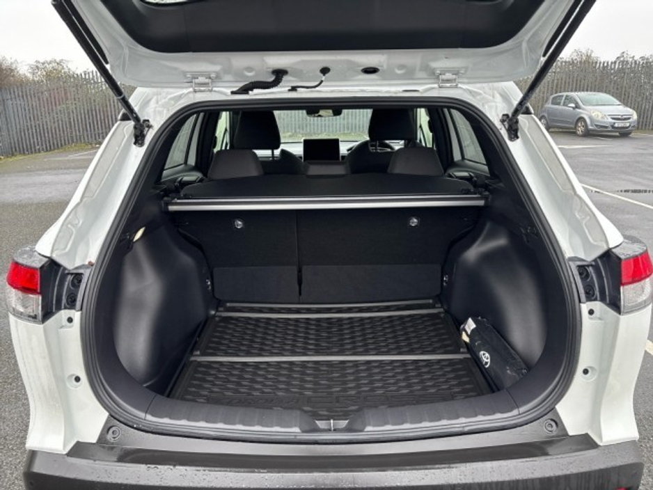 2025 Toyota Corolla CROSS - Save EUR 4,500 - LunaSport + Side Steps Worth EUR 905 - 1.8 Hybrid - Automatic // Remote Central Locking // Front Electric Windows // Rear Electric Windows // Electric Mirrors // Finger Tip St €41,680