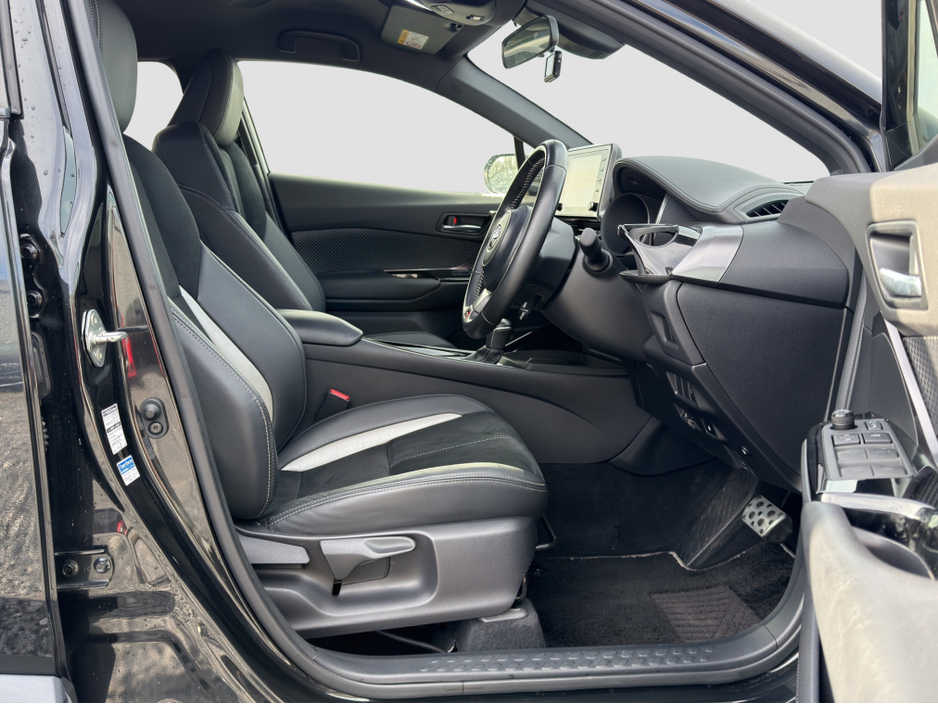 2019 Toyota C-HR - image 9