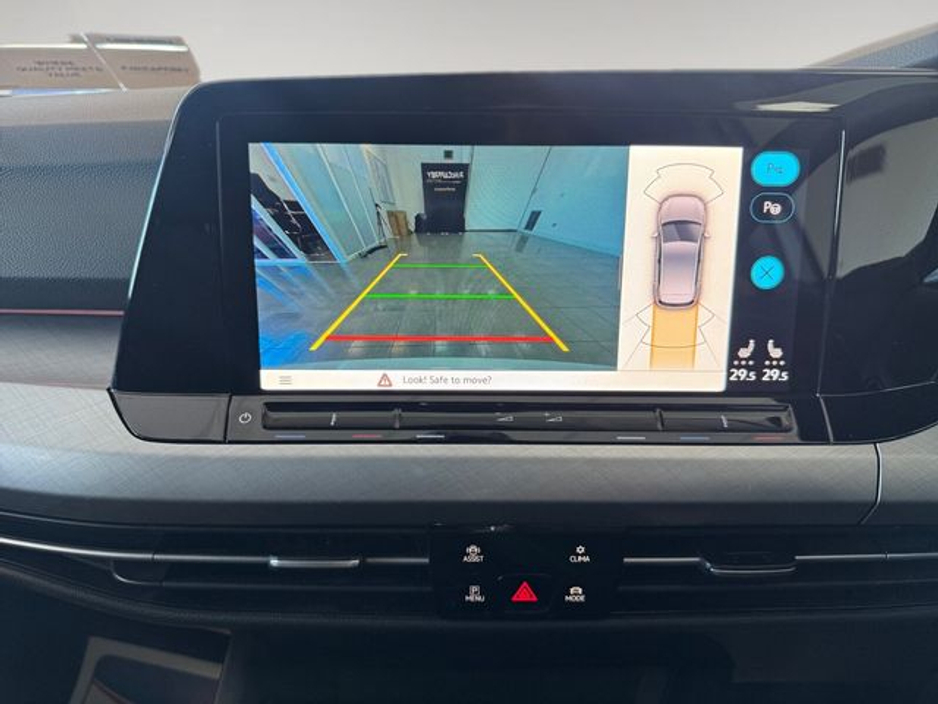 2022 Volkswagen Golf - image 14