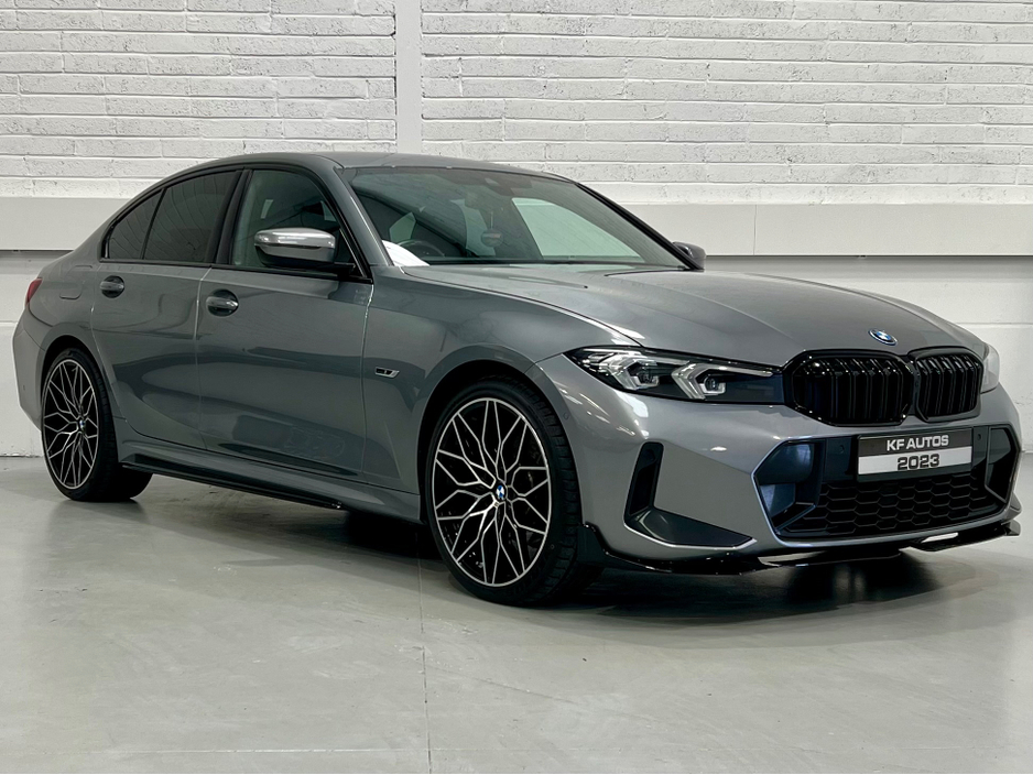 2023 BMW 3 Series - image 3