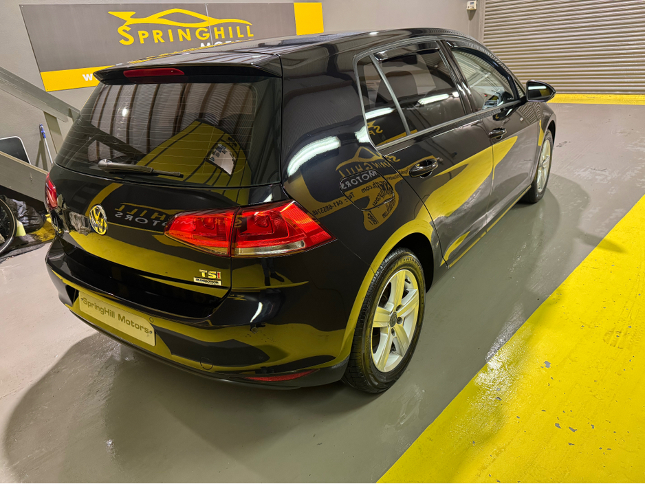 2015 Volkswagen Golf - image 4